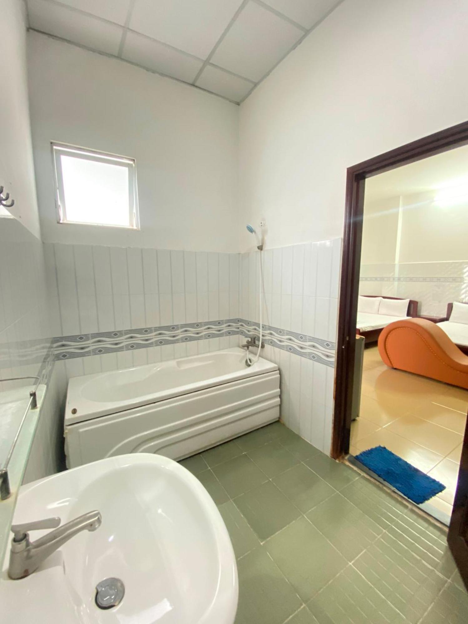 Khách Sạn Kim Phụng Ngân Can Tho Exterior foto
